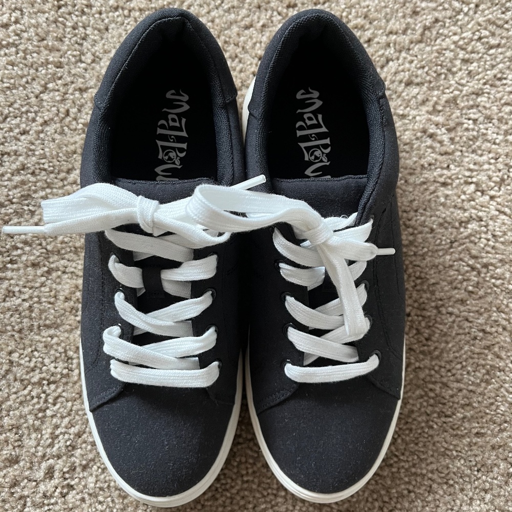 NWOT Women's Platform Sneaker Mad Love